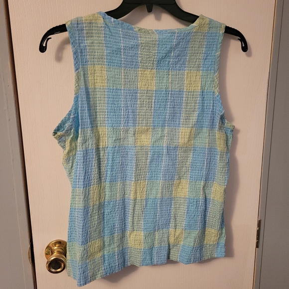 Fashion Classics Brand Short Sleeve Floral Button Down and Stretchy Tank Set - Picture 3 of 5